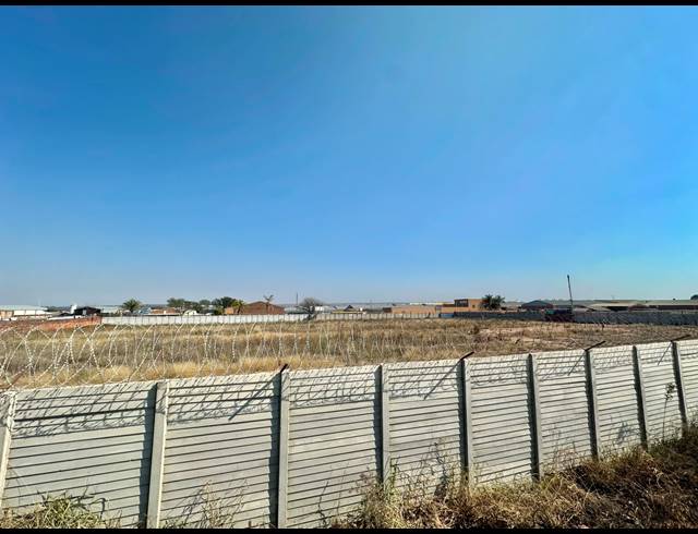 2,268M² VACANT LAND FOR SALE IN LADINE
